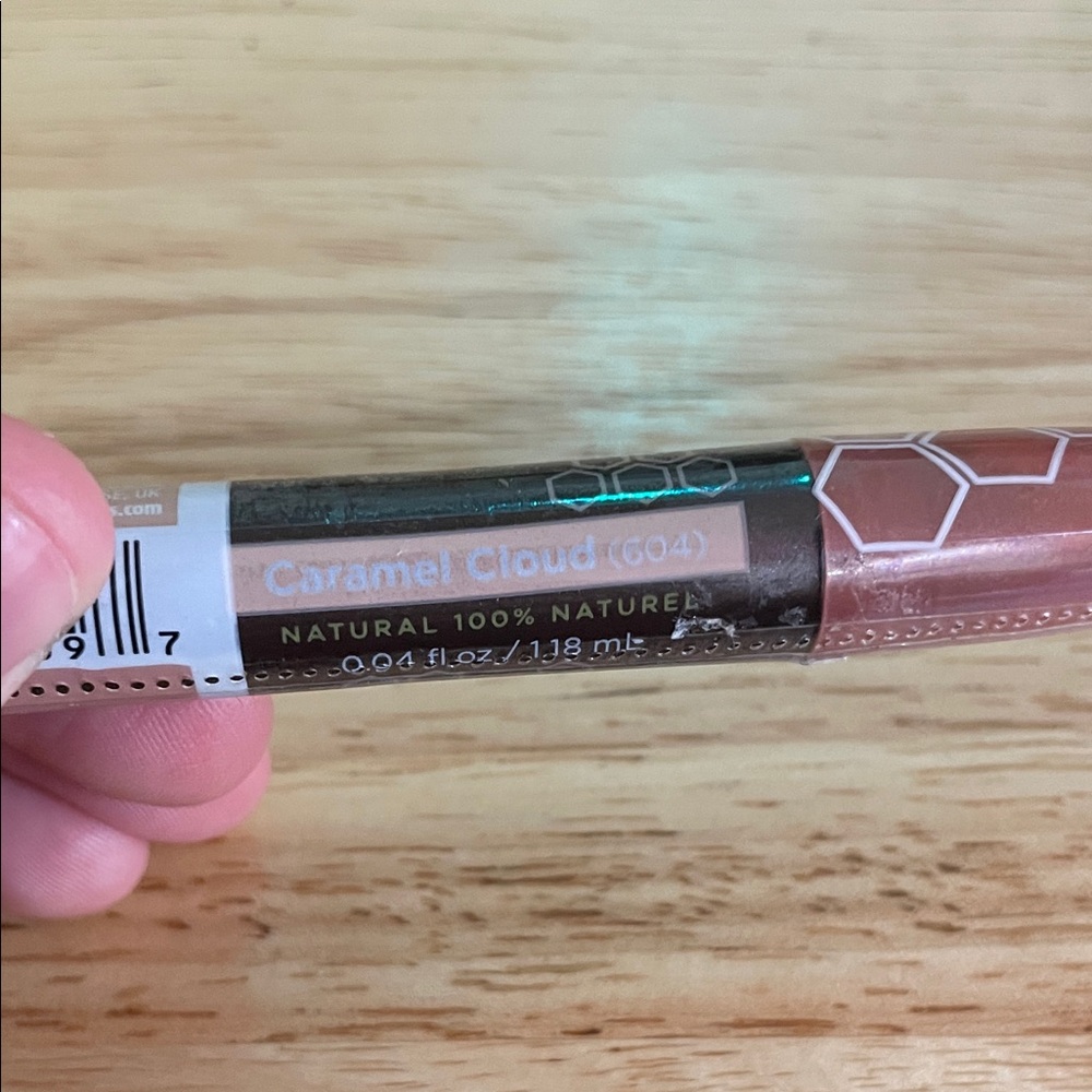 Lippie Bundle! Joah Liquid Lip in Tasty + Burt’s Bee’s Lip Oil in Caramel Cloud - Picture 4 of 5